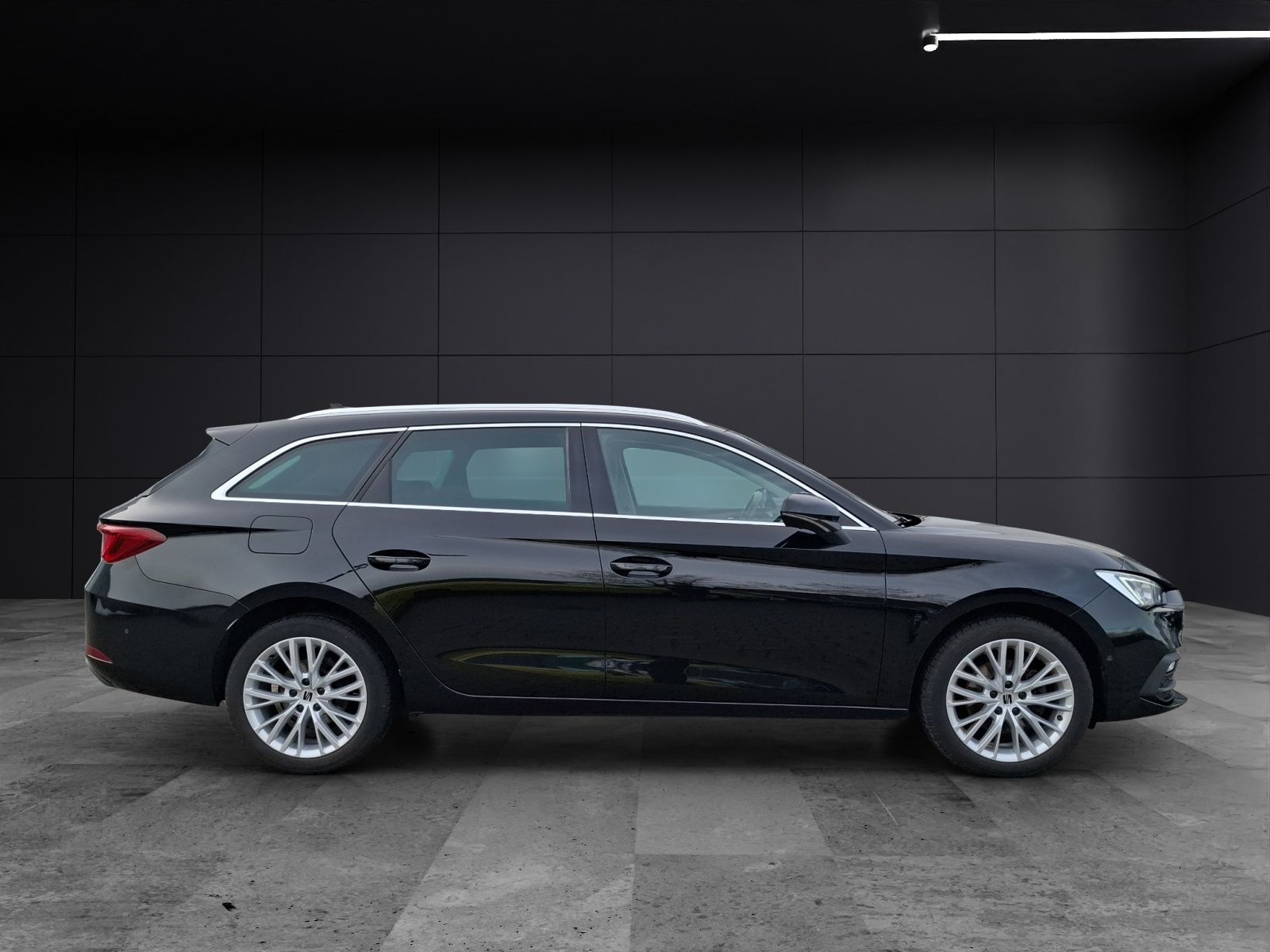 Fahrzeugabbildung SEAT Leon ST TSI Xcellence LED Navi ACC RFK SH