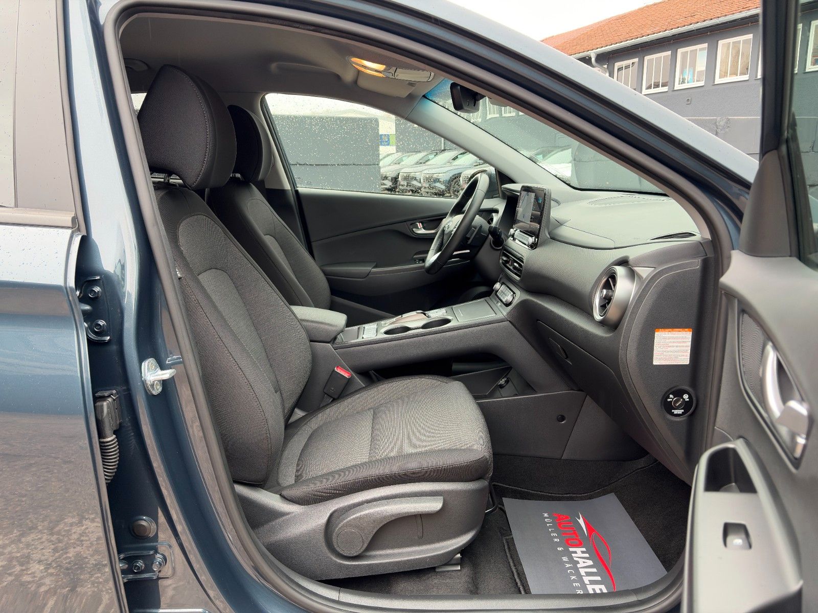 Fahrzeugabbildung Hyundai KONA E Trend ACC LKAS NAV CAM PDC KRELL CarPlay