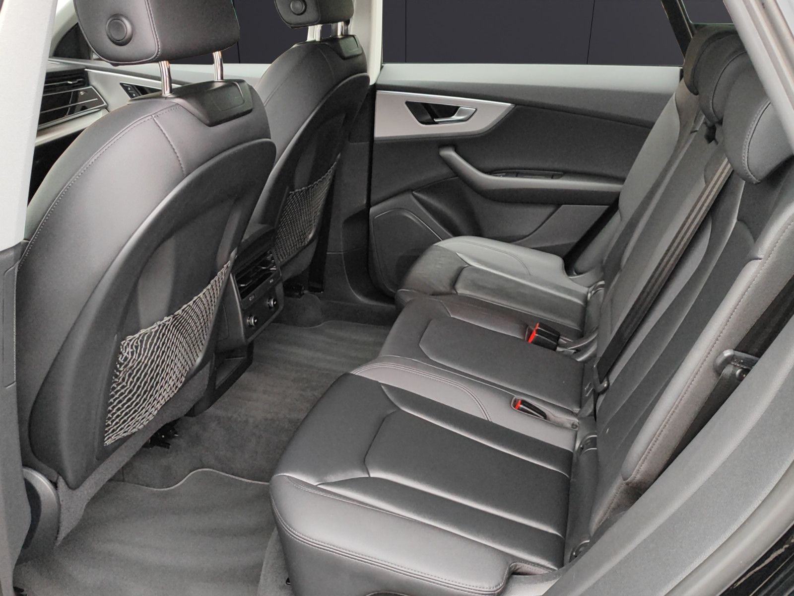 Fahrzeugabbildung Audi Q8 quattro*Navigation*SitzHZ*Apple*