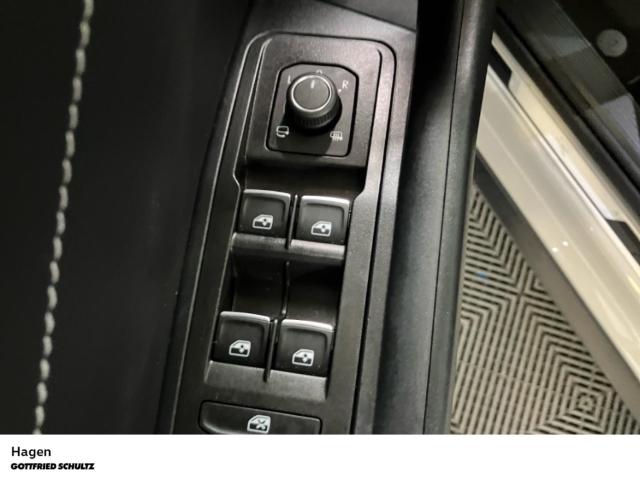 Volkswagen T-Roc 1.0 TSI LED CarPlay AHK PAN ACC SHZ R-Line