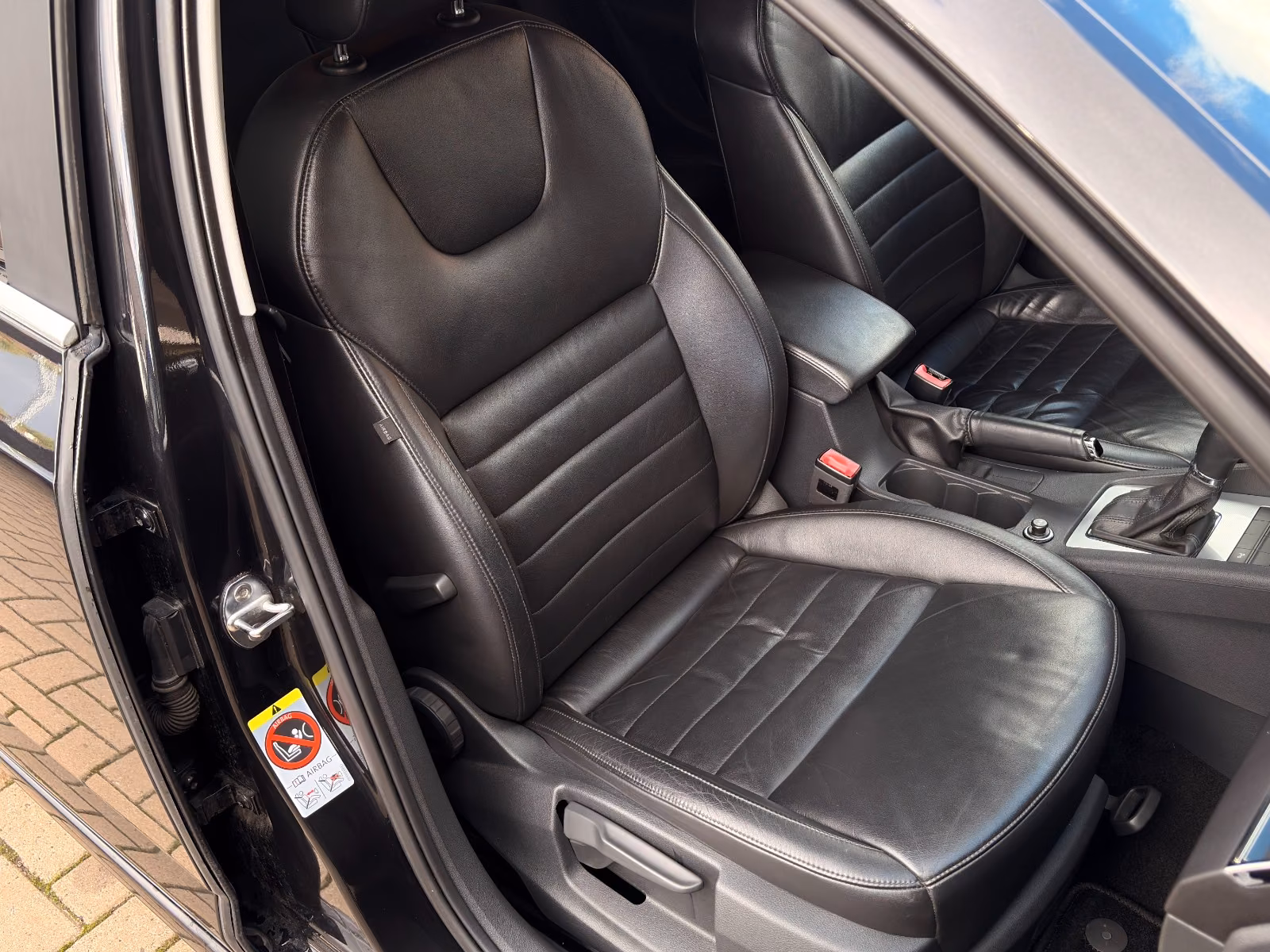 Skoda Octavia 2.0 TDI, Aut., Leder, Xenon, Service neu