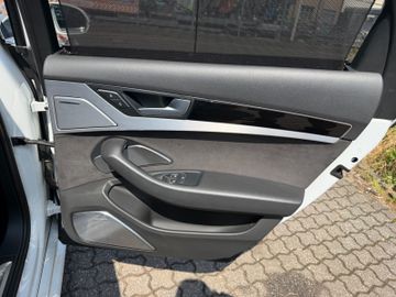 Audi A8 - 8