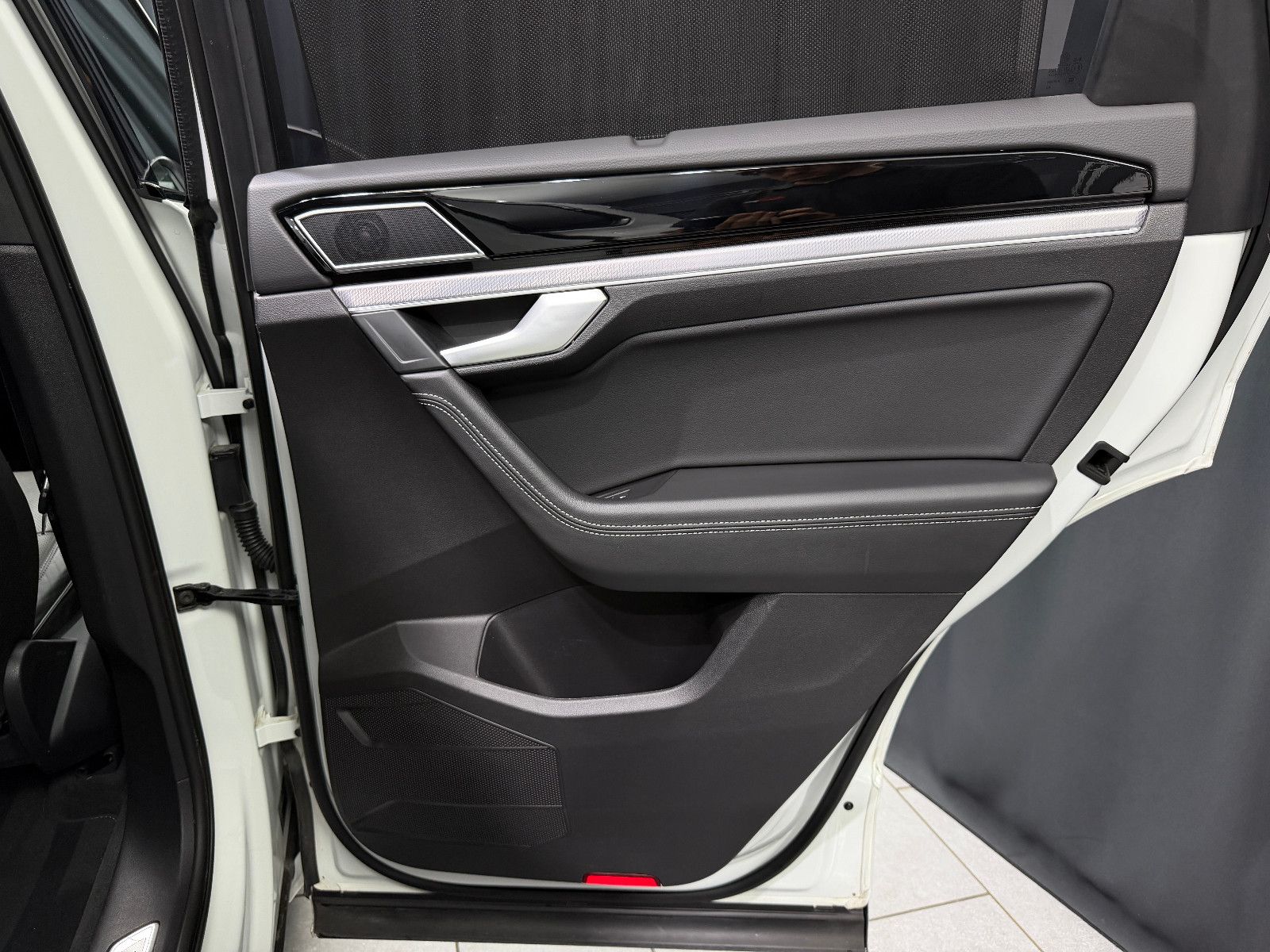 Fahrzeugabbildung Volkswagen Touareg R-Line 4Motion|PANO|NIGHT|LAST EDITION|