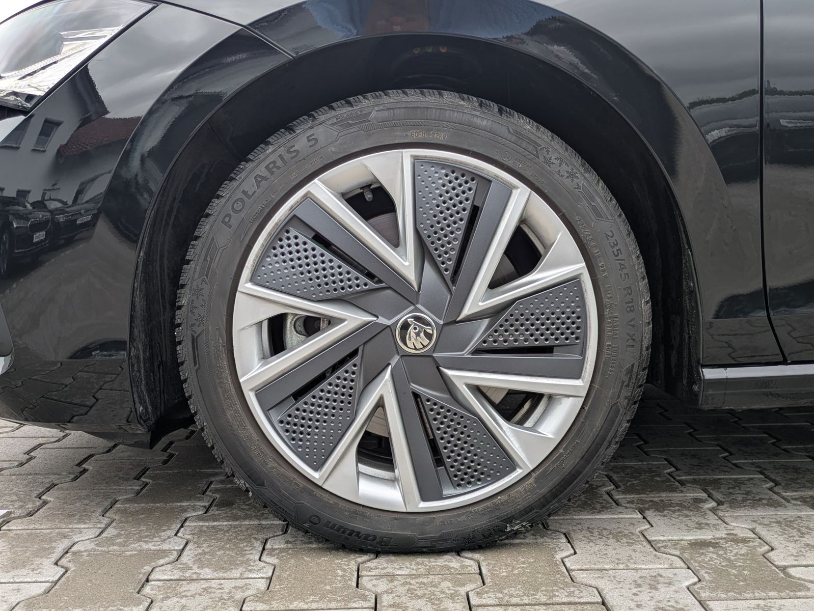 Fahrzeugabbildung SKODA Superb 2.0 TDI 4x4 Selection MATRIX*AHK*5J GAR.
