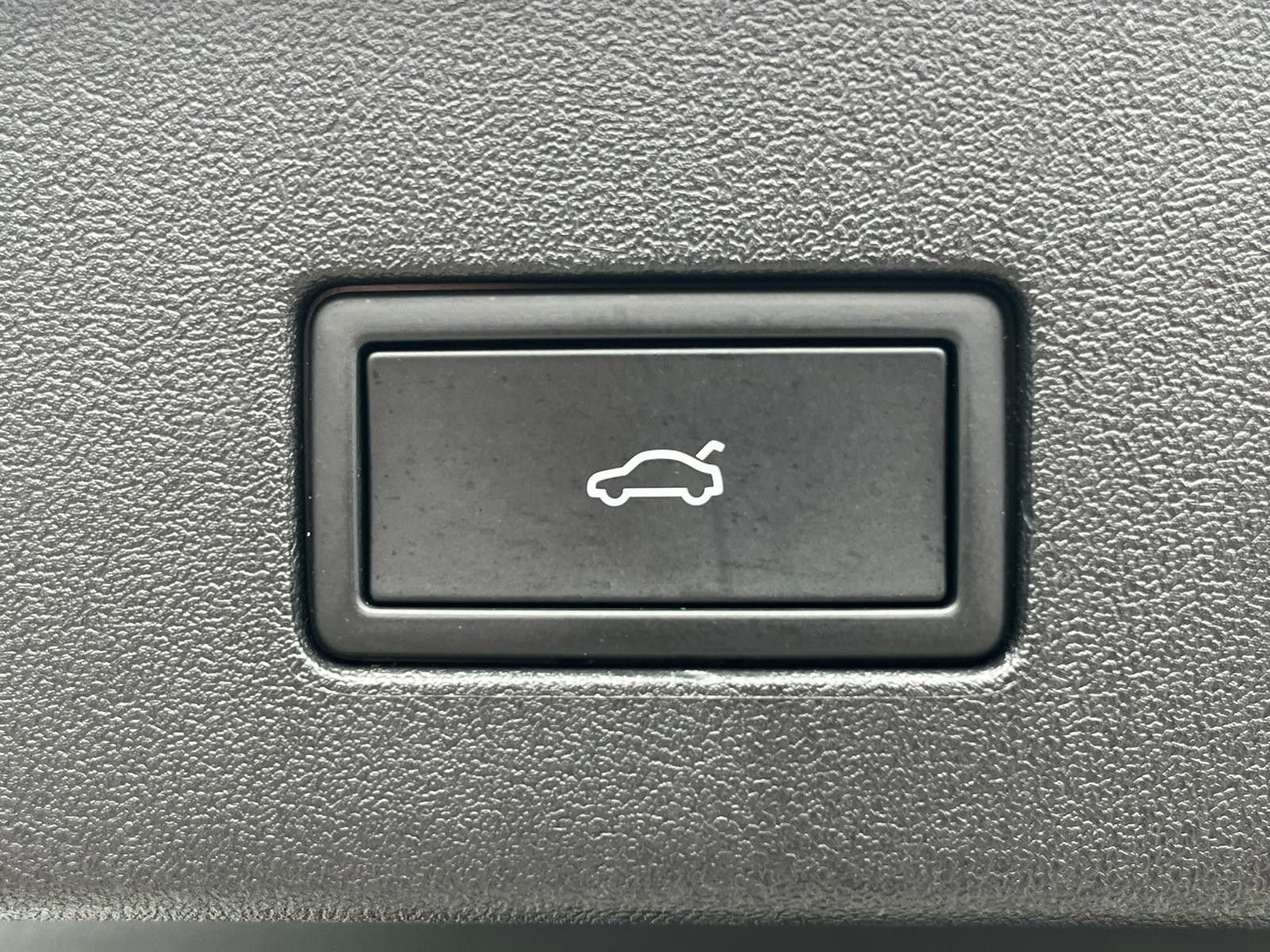 Fahrzeugabbildung Volkswagen Tayron 2.0 TDI 4M R-Line 7S*IQ-L.*LEDER*PANO*HUD