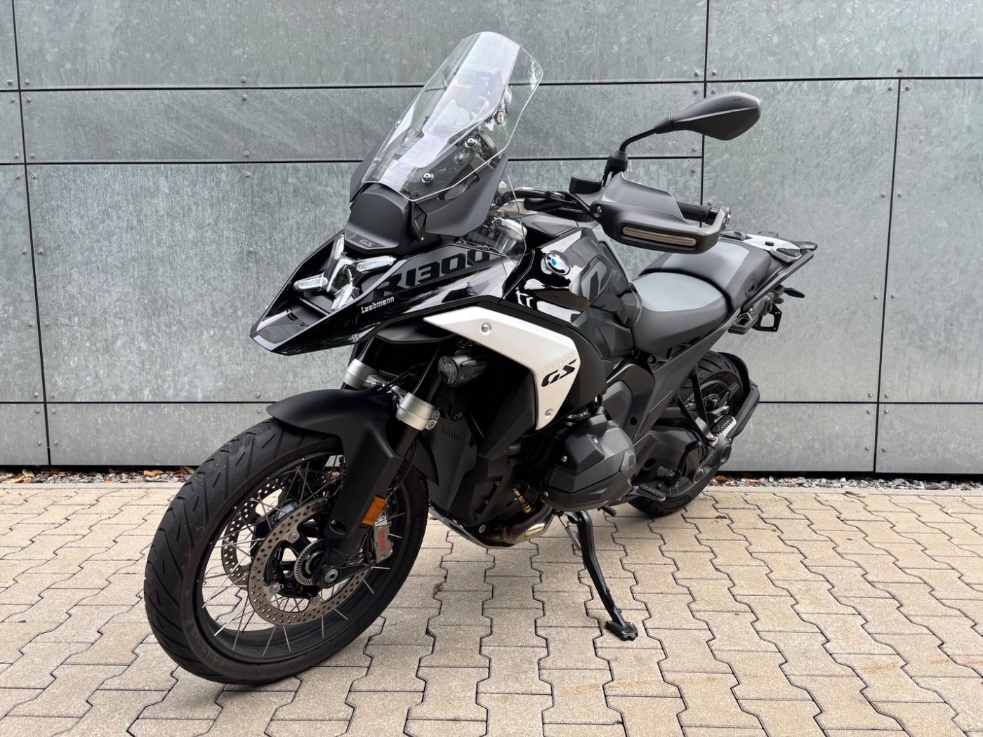 Fahrzeugabbildung BMW R 1300 GS Triple Black 3 Pakete