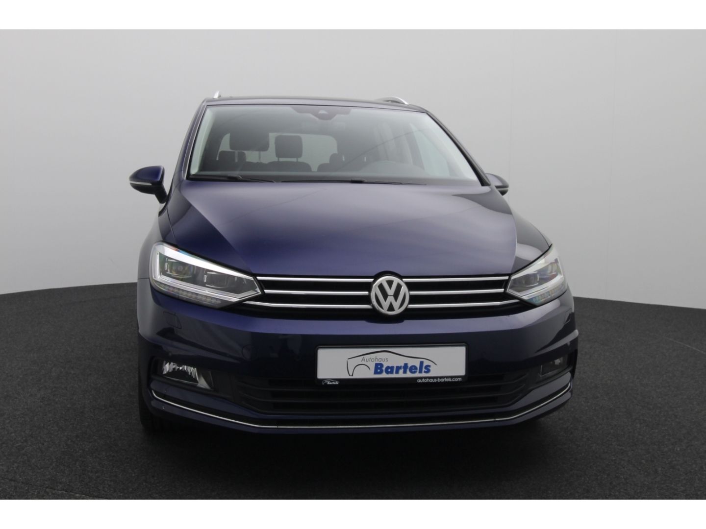 Fahrzeugabbildung Volkswagen Touran Comfortline BMT ACC, Pano, Schiebedach