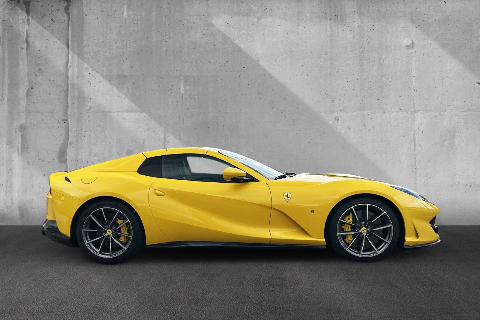 Fahrzeugabbildung Ferrari 812 GTS*Full Carbon*Lift*Painted Stripes*JBL