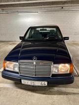 Mercedes-Benz W124 200 D Oldtimer  - Mercedes-Benz 200: W124 200d