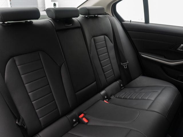 BMW 330, 2022 — 27