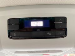 Fahrzeugabbildung Volkswagen T6.1 Multivan Generation Six - Standhzg*Navi*ACC