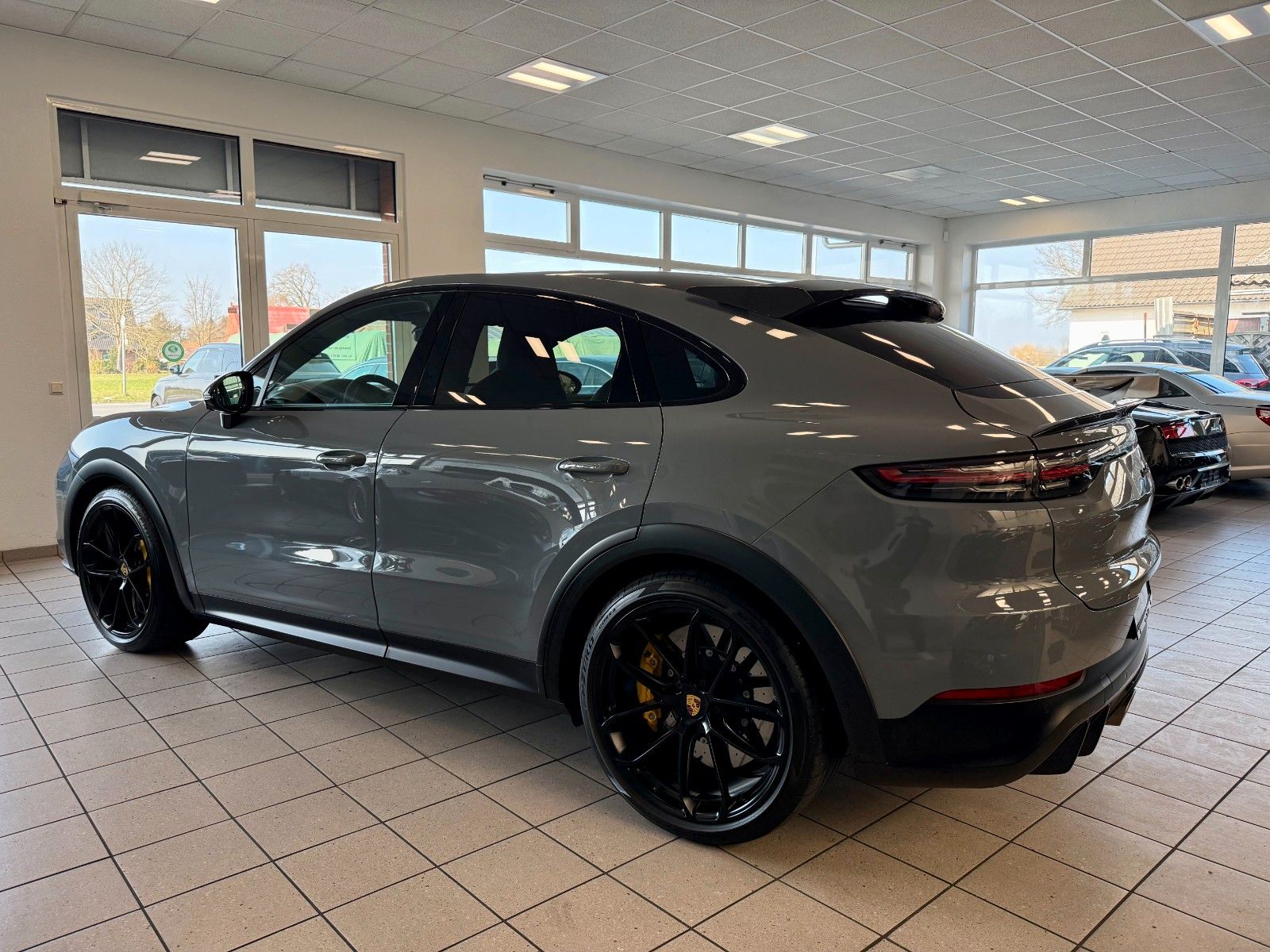 Fahrzeugabbildung Porsche Cayenne Turbo GT ACC / HeadUp / 22Zoll / Keyless