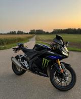 Yamaha YZF R125 Monster Energy MotoGP Edition - YAMAHA YZF R1M