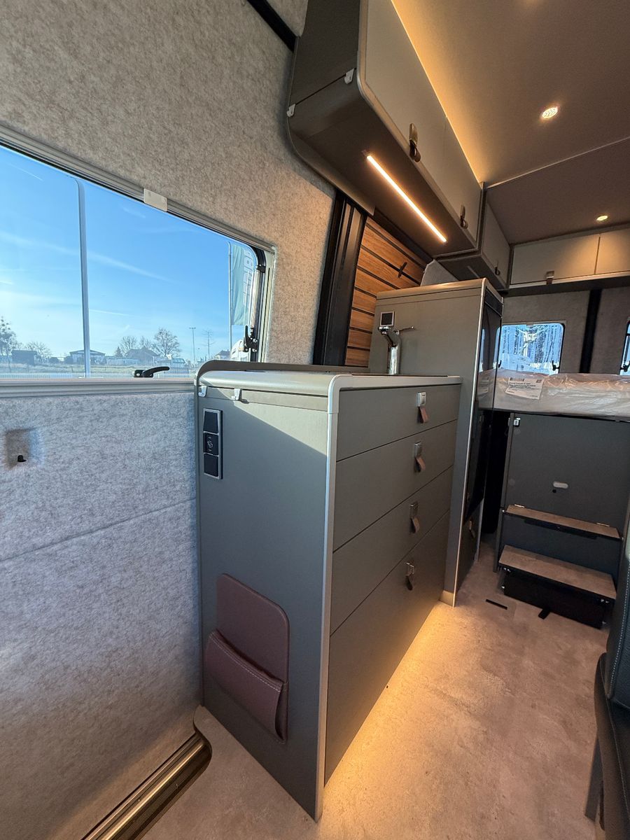 Fahrzeugabbildung HYMER / ERIBA / HYMERCAR Grand Canyon S - MB 600 SD- 4x4- 11.496€ sparen!