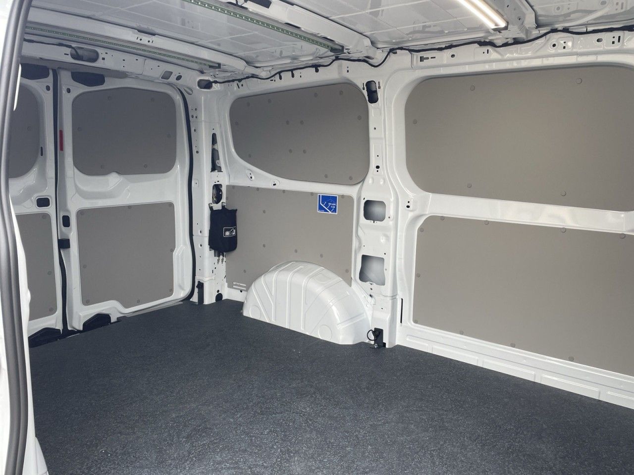 Volkswagen T6 Transporter - Bild 8
