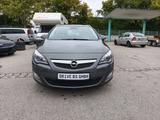 Opel Astra J Sports Tourer Sport Bi-Xenon/Tempo/Navi - Opel Astra aus 2011: Sports Tourer