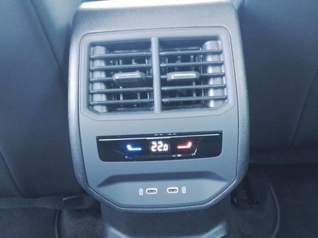 Fahrzeugabbildung CUPRA Formentor VZ e-HYBRID DSG LED ACC NAVI RFK SH 19