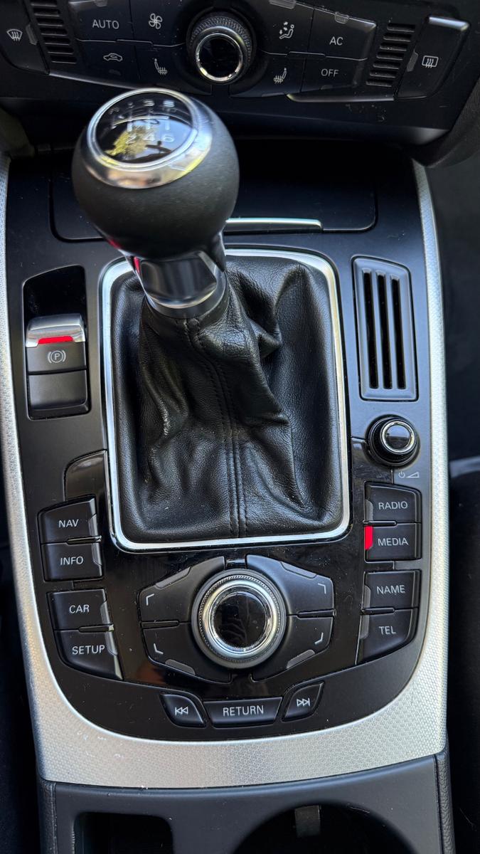 Audi A4 2009 — photo 14