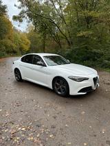 Alfa Romeo Giulia 2.2 Diesel 16V 110 kW Giulia - weiße Alfa Romeo Giulia