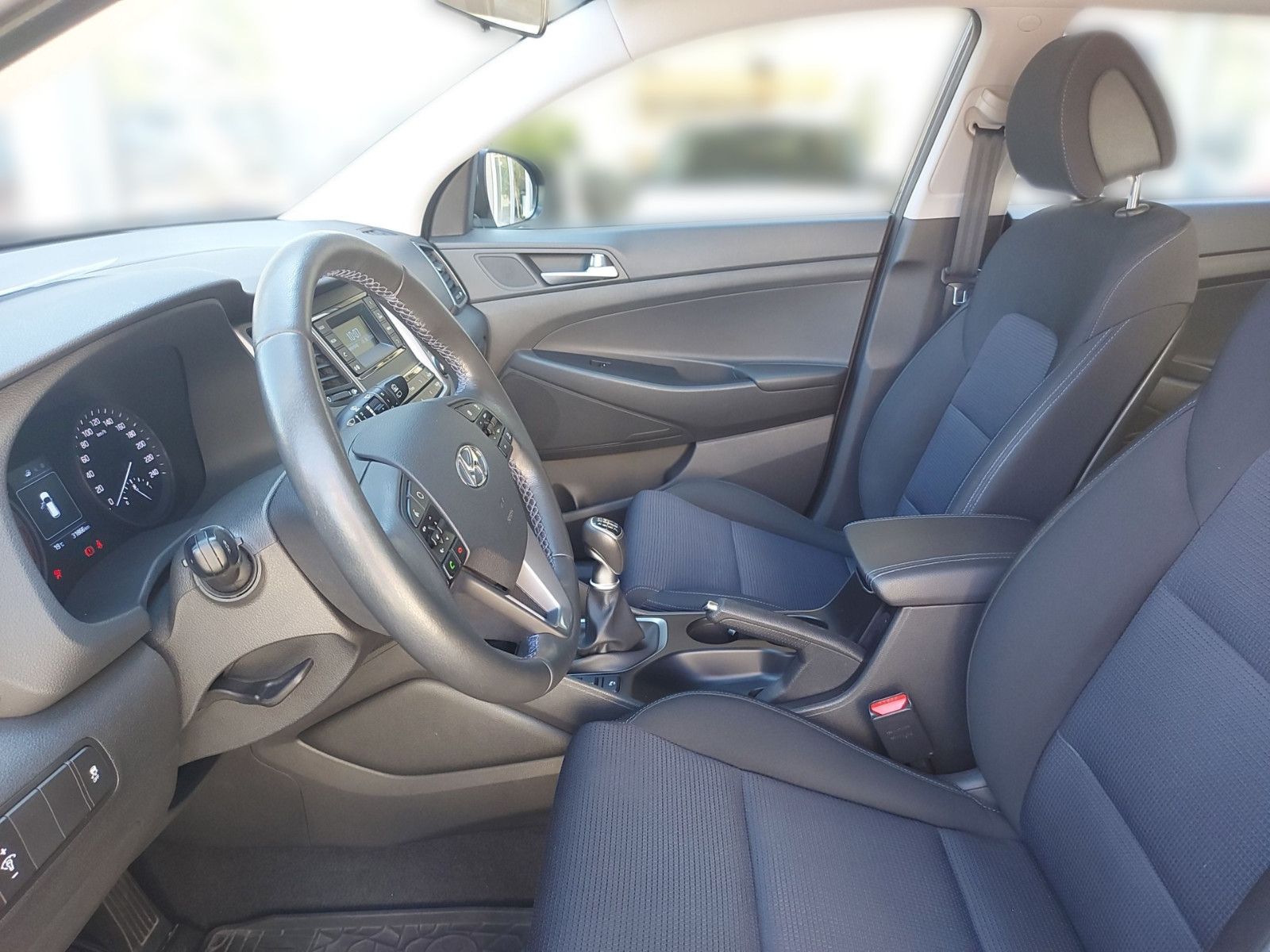 Fahrzeugabbildung Hyundai Tucson 1,6 Trend 132PS 2WD Sitzheizung PDC Klima