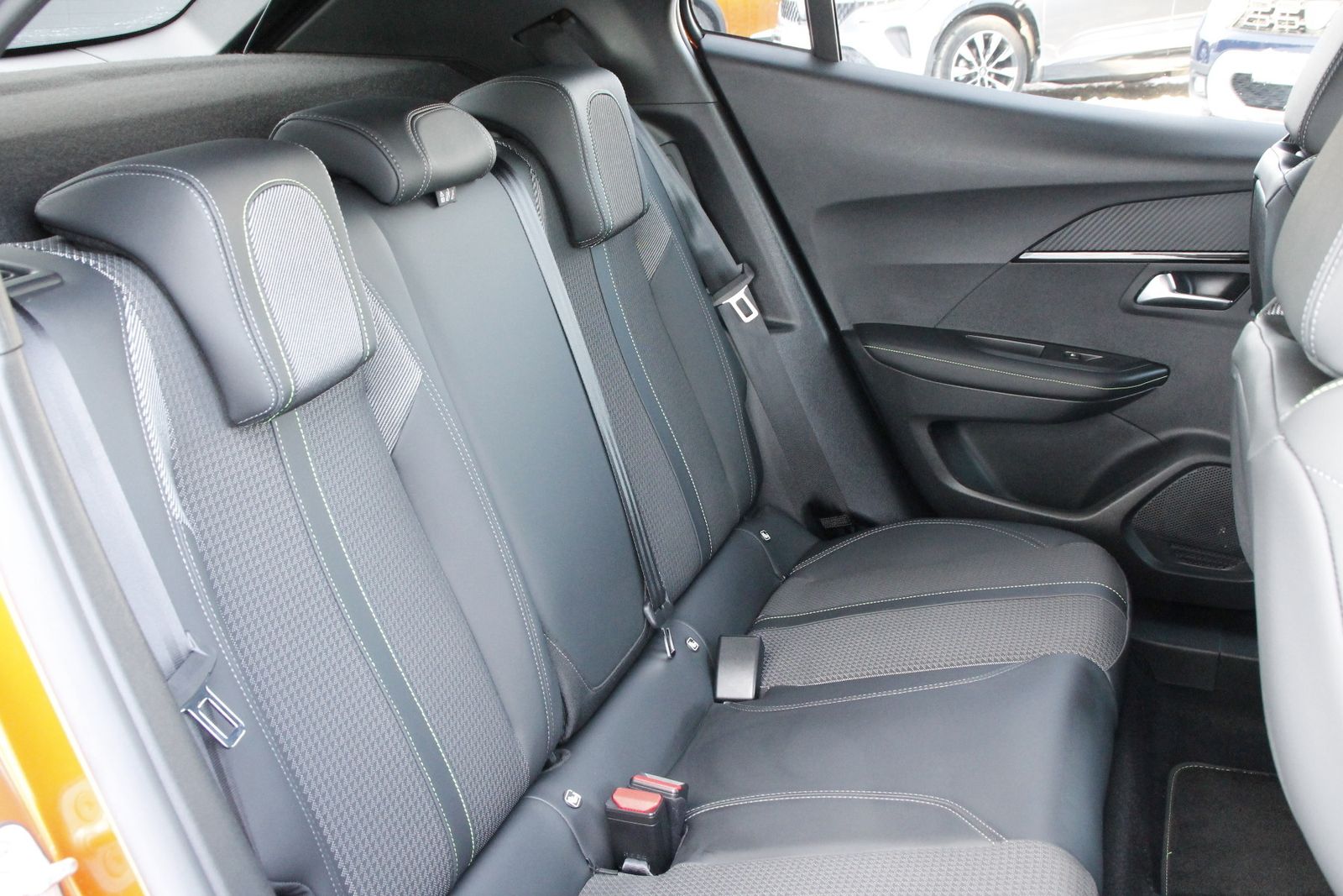 Fahrzeugabbildung Peugeot 2008 e-GT