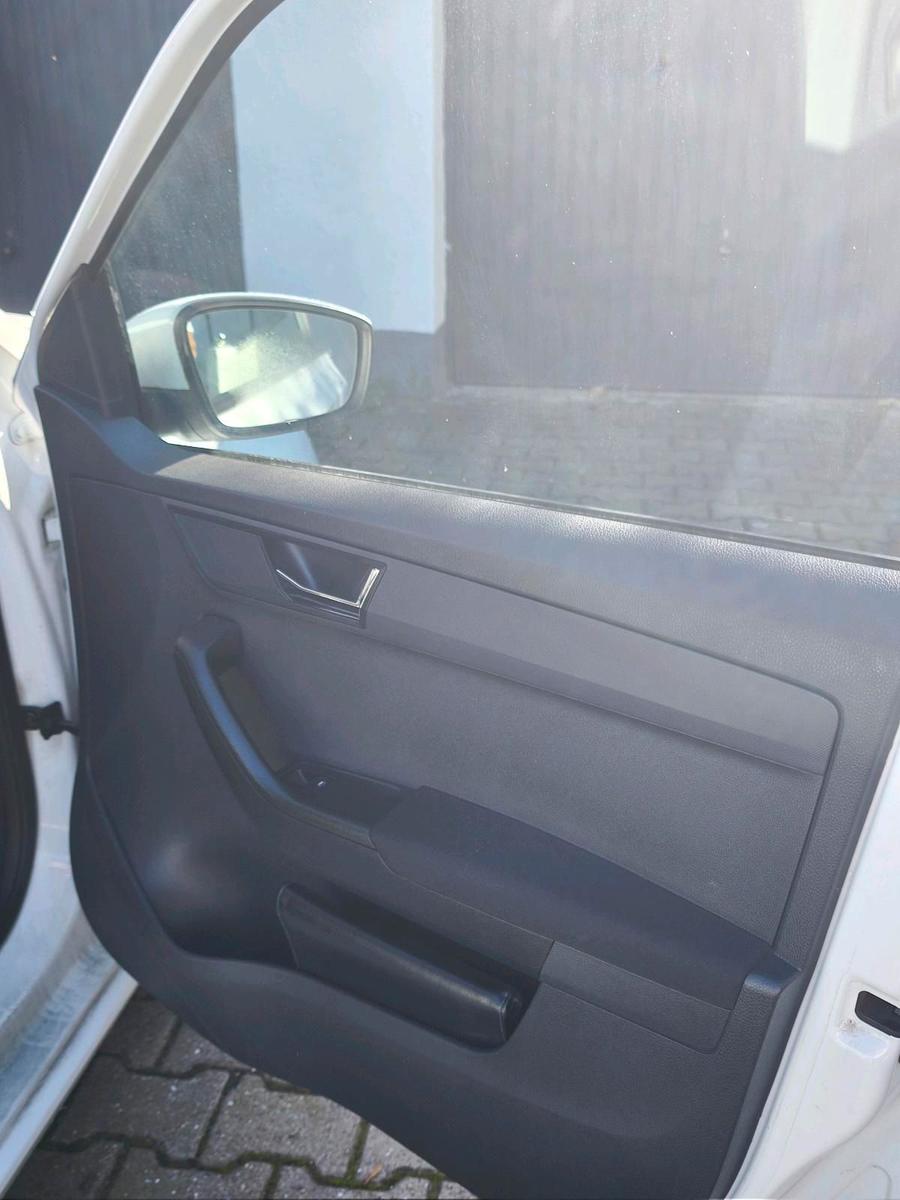 Skoda Fabia 2015 — photo 11