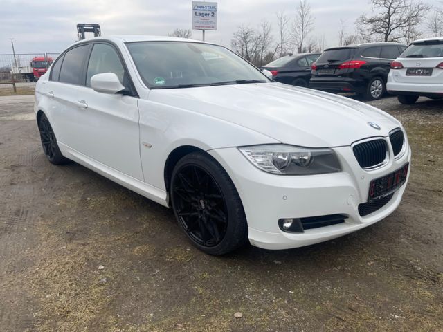 BMW 3 Lim. 318i facelift Navi/Regens/PDC/19 Zoll Fel