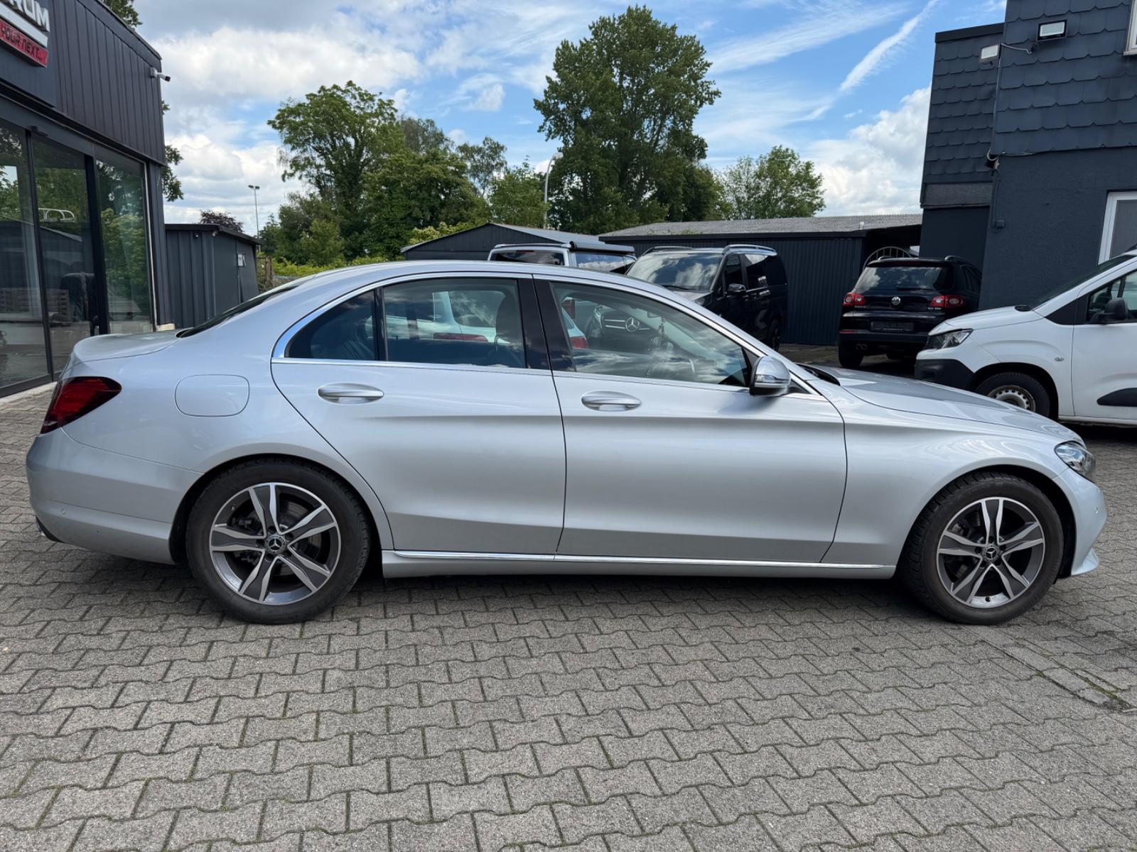Mercedes-Benz C 220 d 9G Avantgarde Navi Amb Kamera Spur Totw