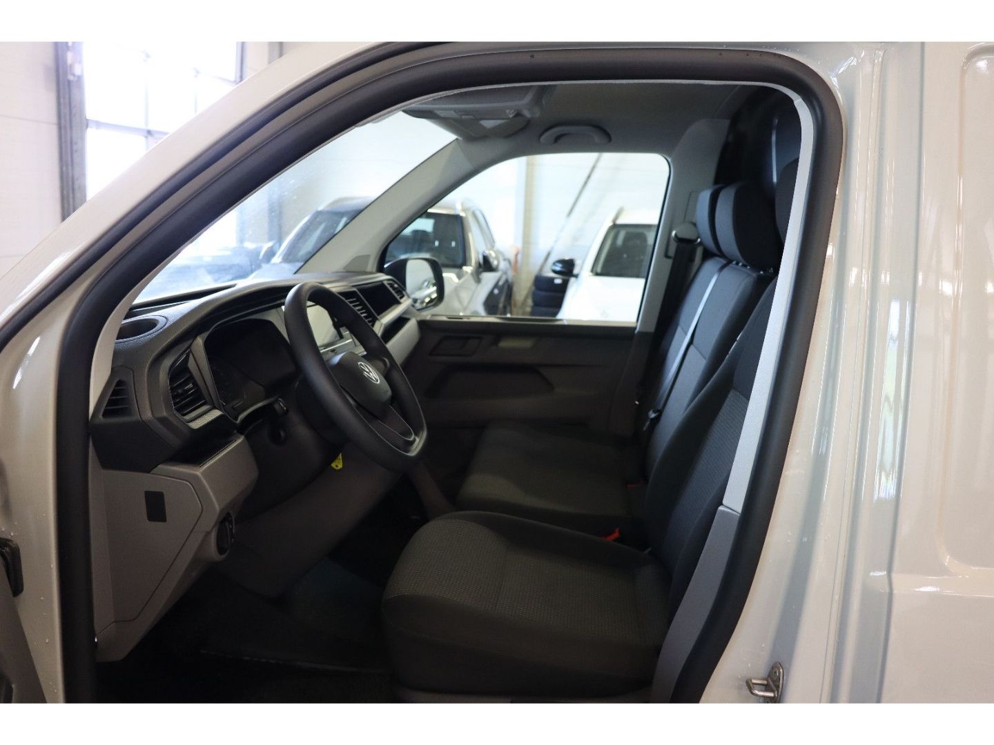 Fahrzeugabbildung Volkswagen VW T6.1 ABT e-Kasten LR DSG DAB Klima PDC 3-Sit