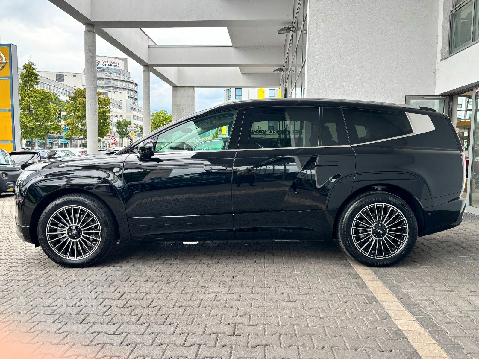 Fahrzeugabbildung Hyundai IONIQ 9 4WD 307PS Uniq/Pano/Relax-Paket!