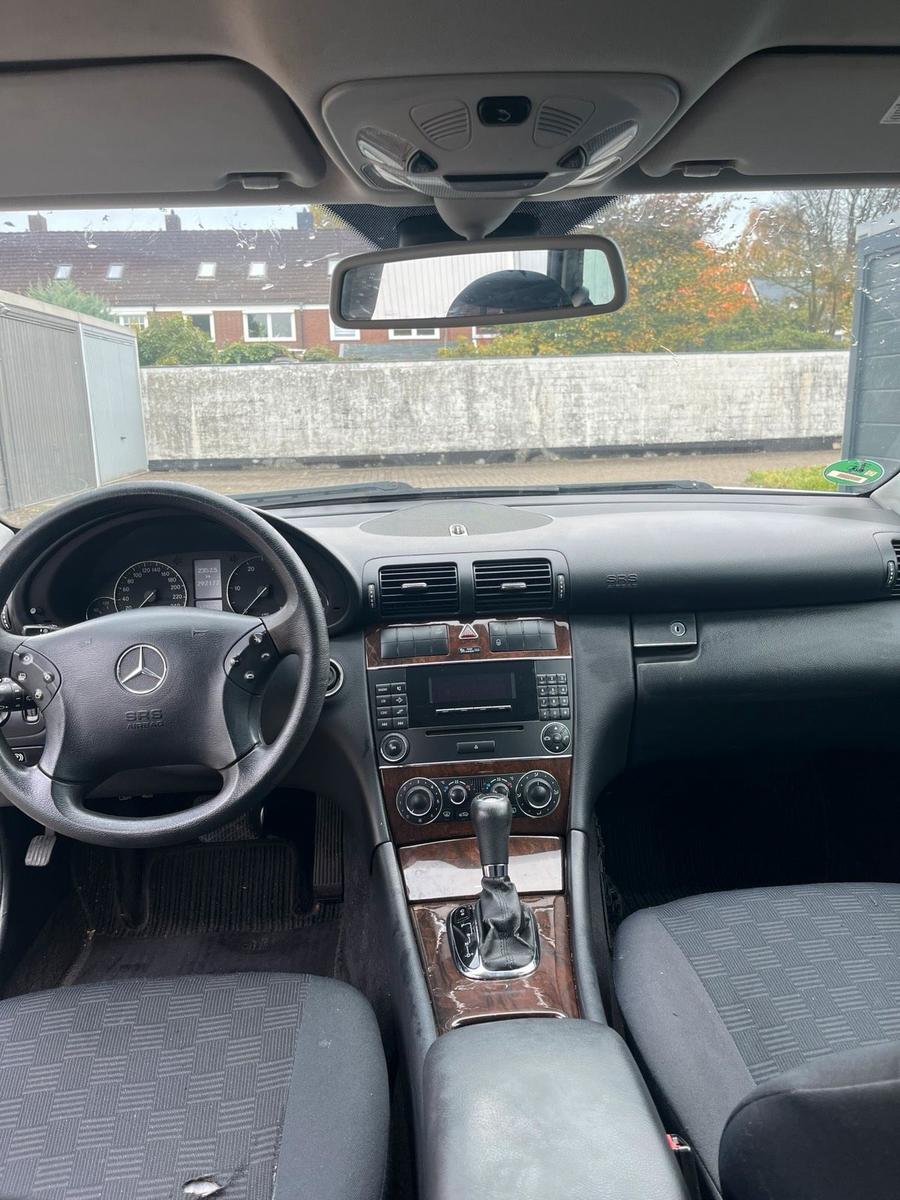 Mercedes-Benz C220 2005 — photo 8