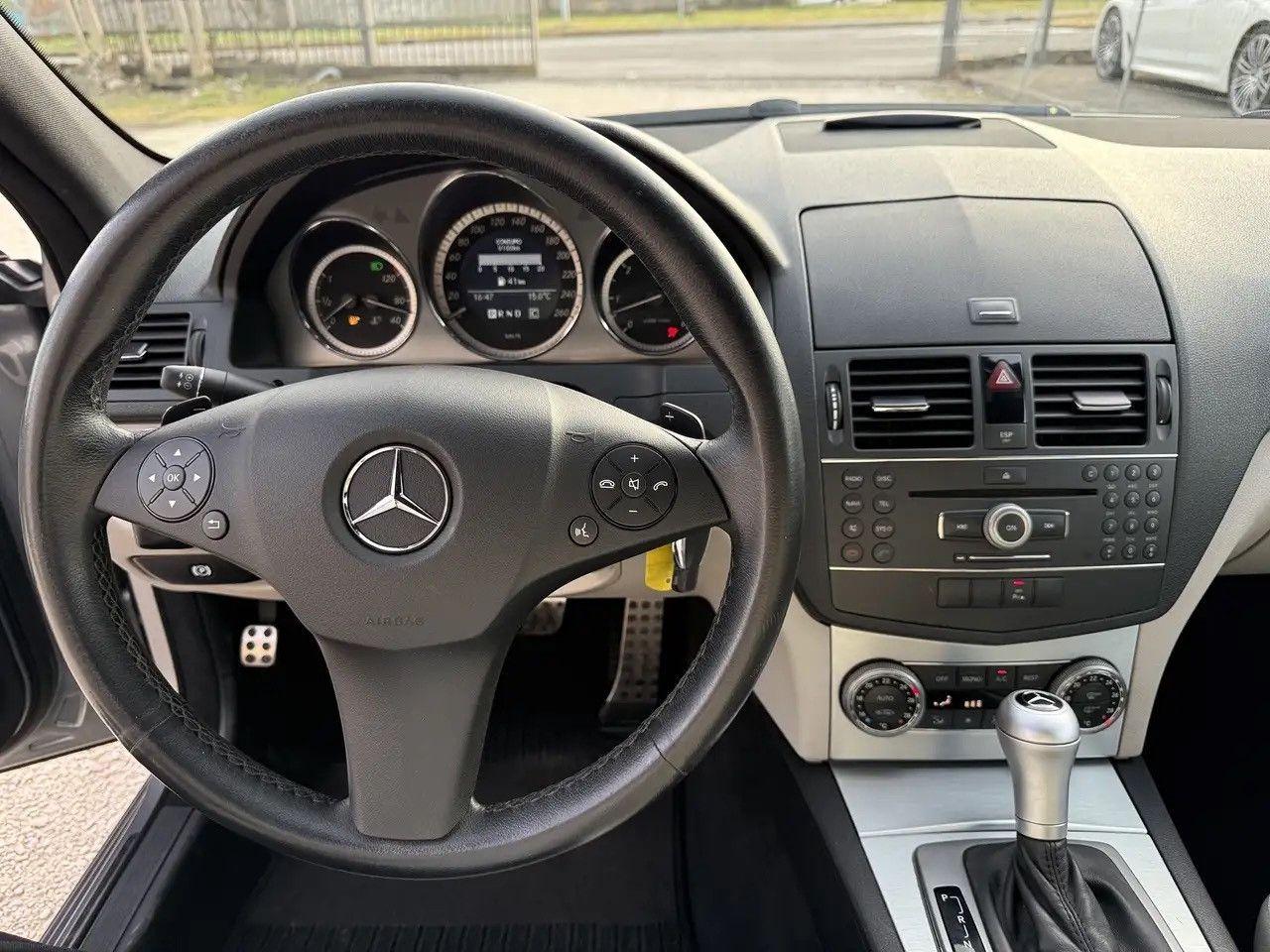 Mercedes-Benz C350 2008 — photo 12