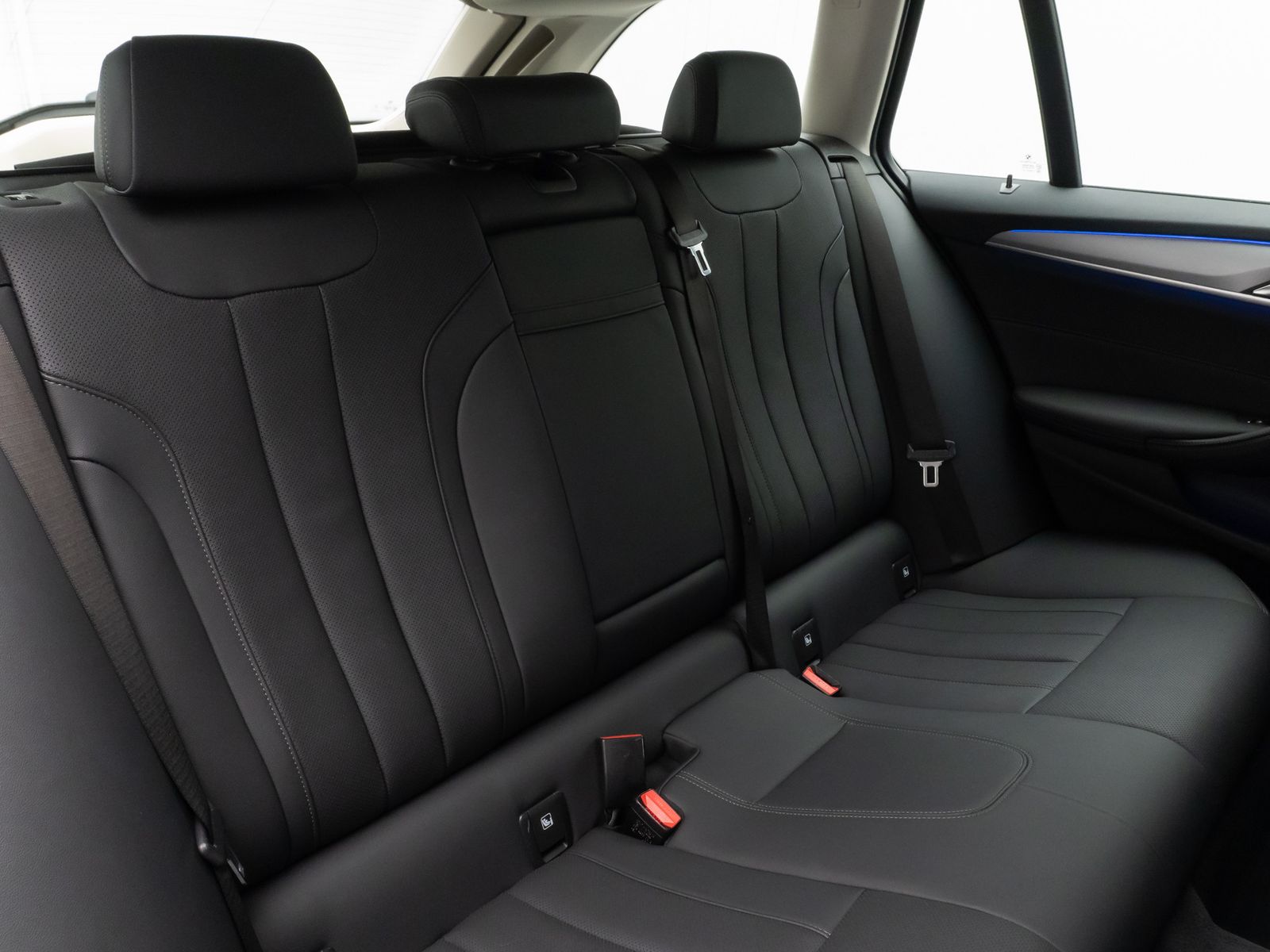 Fahrzeugabbildung BMW 530d xD Kamera HUD 4xKlima Komfort Alarm Sport