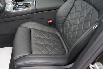 Fahrzeugabbildung BMW X6 xDrive 40 d M Sport NETTO EXPORT
