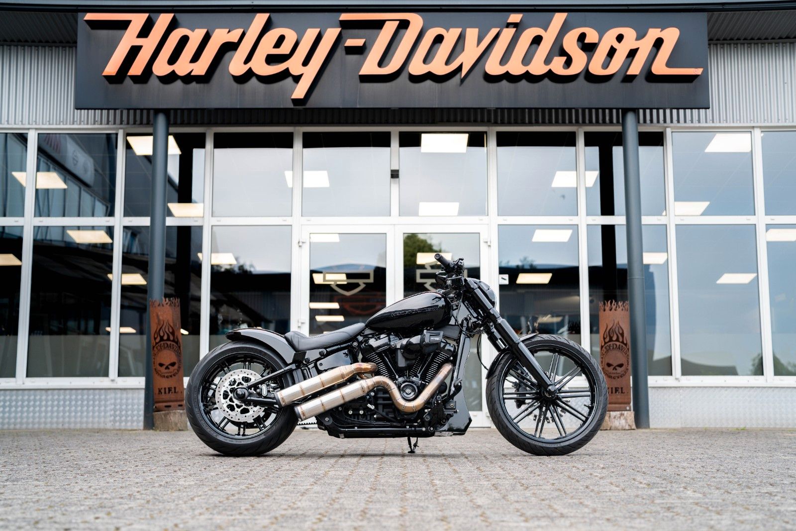Fahrzeugabbildung Harley-Davidson FXBRS Breakout 114 cui - Kesstech BTC Gangster
