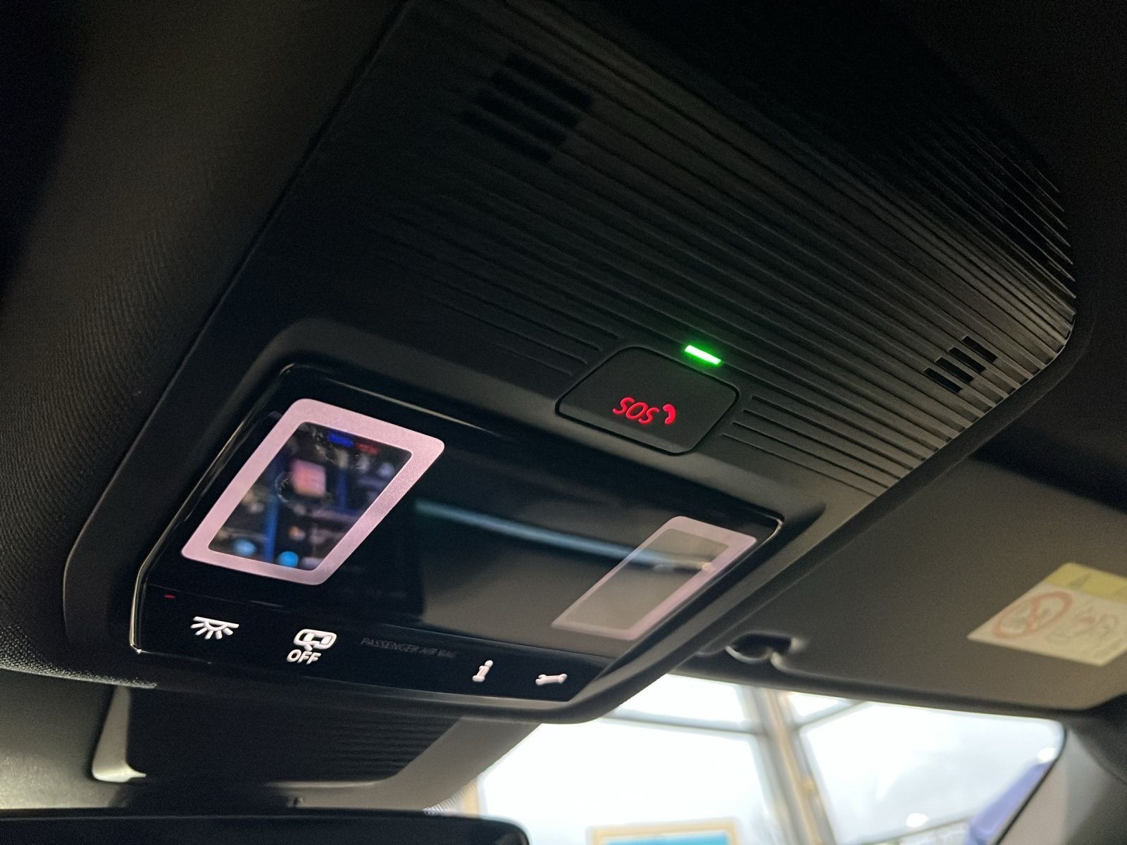 T-Roc R-Line 1.5 eTSI DSG ACC*CarPlay*Area View