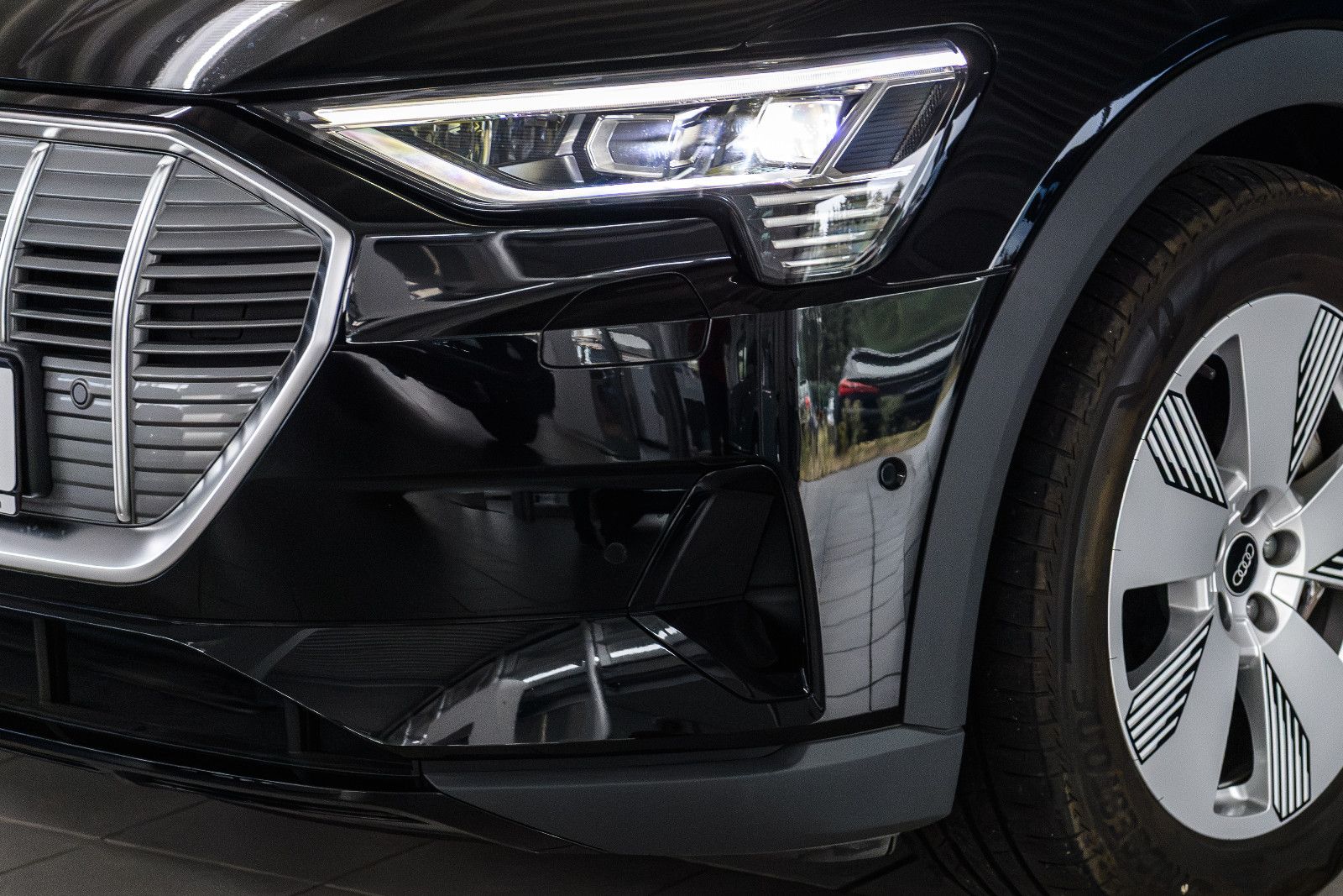 Fahrzeugabbildung Audi e-tron 50 quattro LED+NAVI+SZH+RFK
