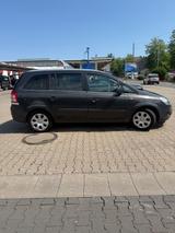 Opel Zafira B Family Plus 7SITZE - Opel Zafira in Solingen