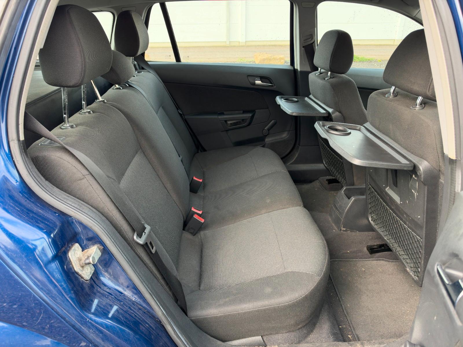 Opel Astra 2004 — photo 13