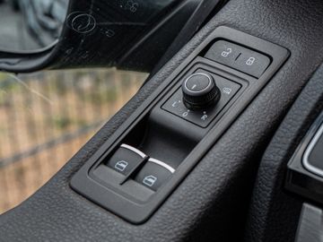 Fahrzeugabbildung Volkswagen T6 Multivan 2.0 TDI DSG Generation Six |AHK|LED|