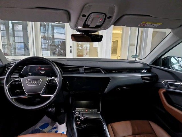 Fahrzeugabbildung Audi e-tron 55 quattro Navi VollLeder ACC StandKlima