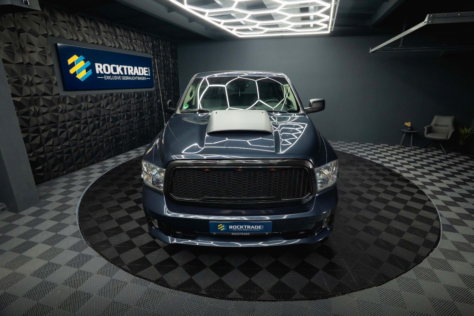 Fahrzeugabbildung Dodge RAM 3.6 V6 4x4  LONGBED Offroad *LPG*6 Sitze*