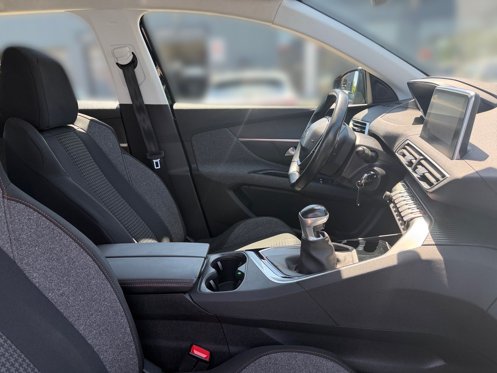 Fahrzeugabbildung Peugeot 3008 1.2 PureTech 130 Active