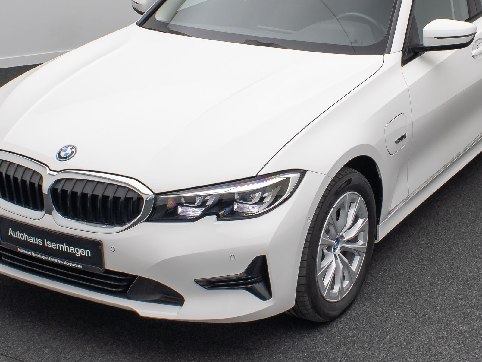 Fahrzeugabbildung BMW 320e  DAB CockPitPro Alarm Geschwindigkeitsreg