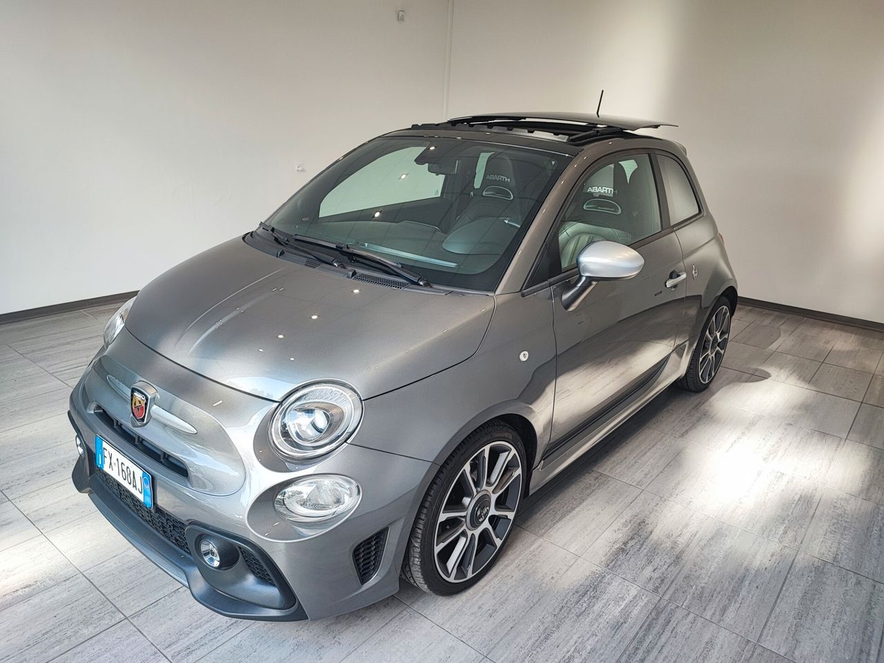 Abarth 595 1.4 Turbo T-Jet Turismo FULL OPTIONAL