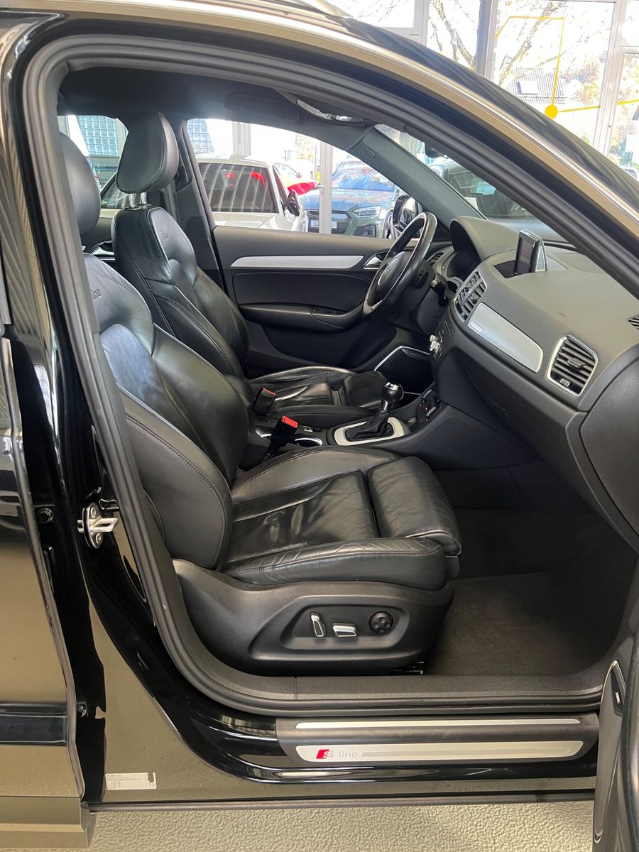 Fahrzeugabbildung Audi Q3 sport S line quattro