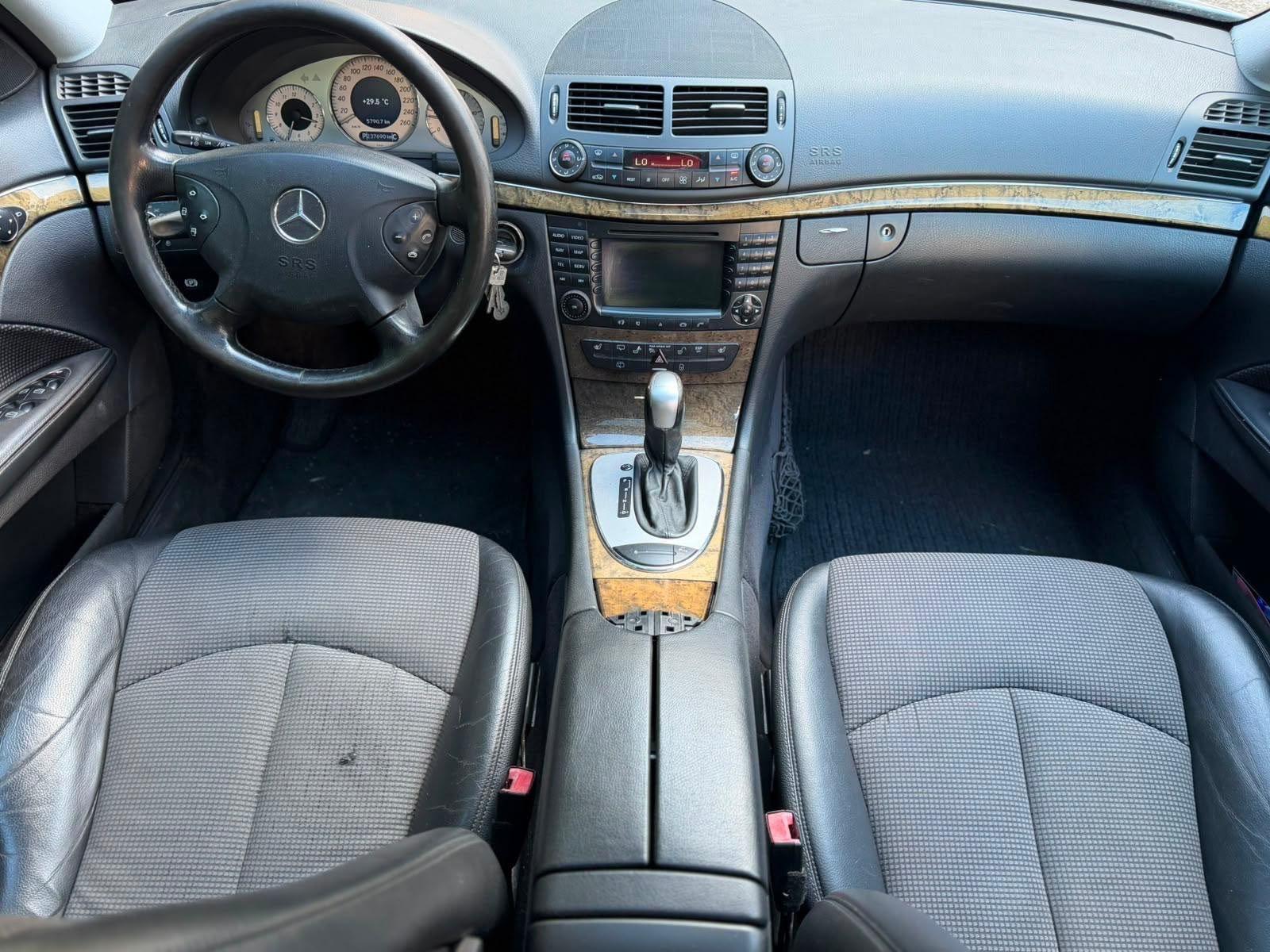 Mercedes-Benz 220 2004 — photo 6