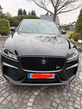 Jaguar F-Pace P550 SVR AWD SVR PANO - Jaguar F-Pace Svr mit Benzin-Antrieb