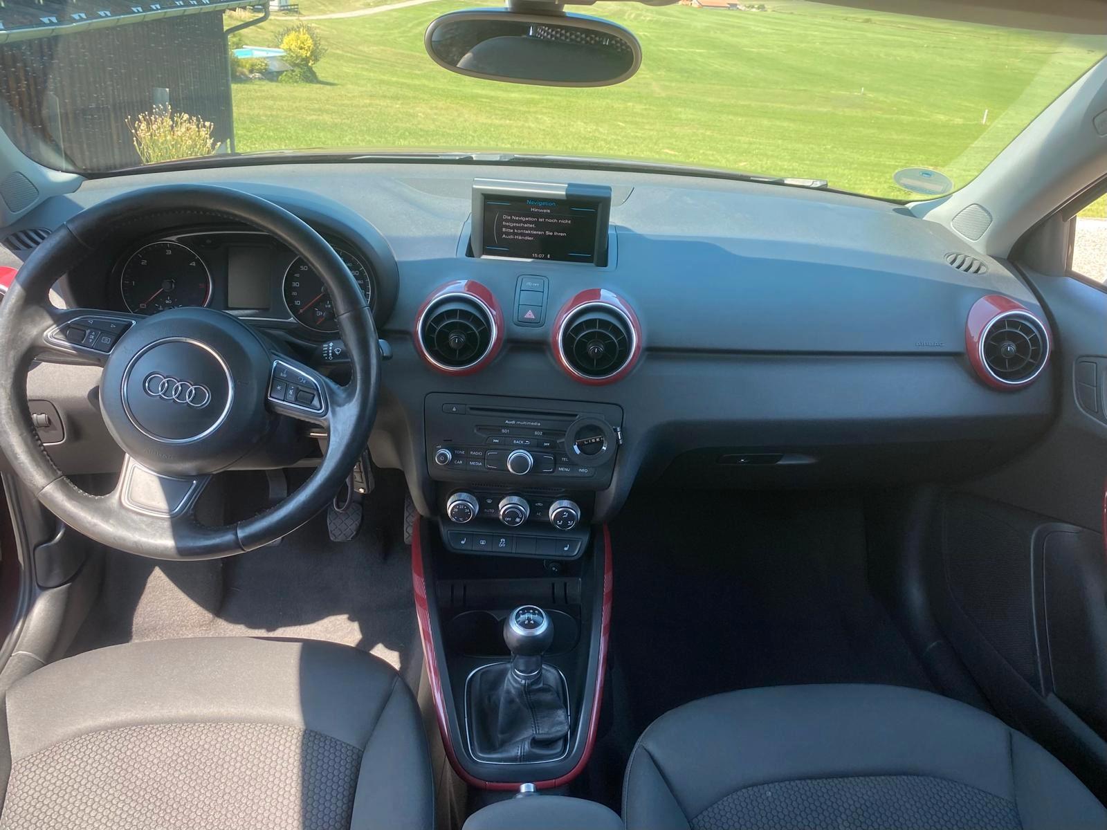 Audi A1 2011 — photo 8