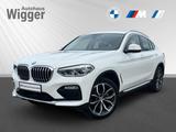 BMW X4 xDrive 20i xLine/StandHZG/AHK/Panodach/Navi - BMW X4 xLine mit Benzin-Antrieb